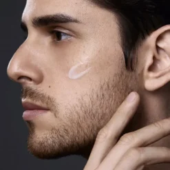 MEN TOTAL REVITALIZER LIGHT FLUID 70ml