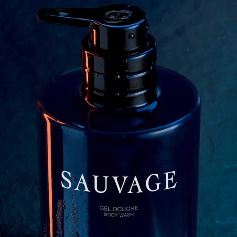 SauvageGel douche corporel parfumé - nettoie, rafraîchit et parfume la peau.