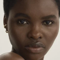 Softlight Skin-Smoothing Liquid Foundation